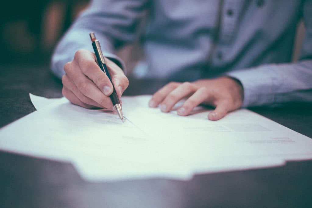 Moving Insurance | What to Know About Movers Insurance and Coverage background image