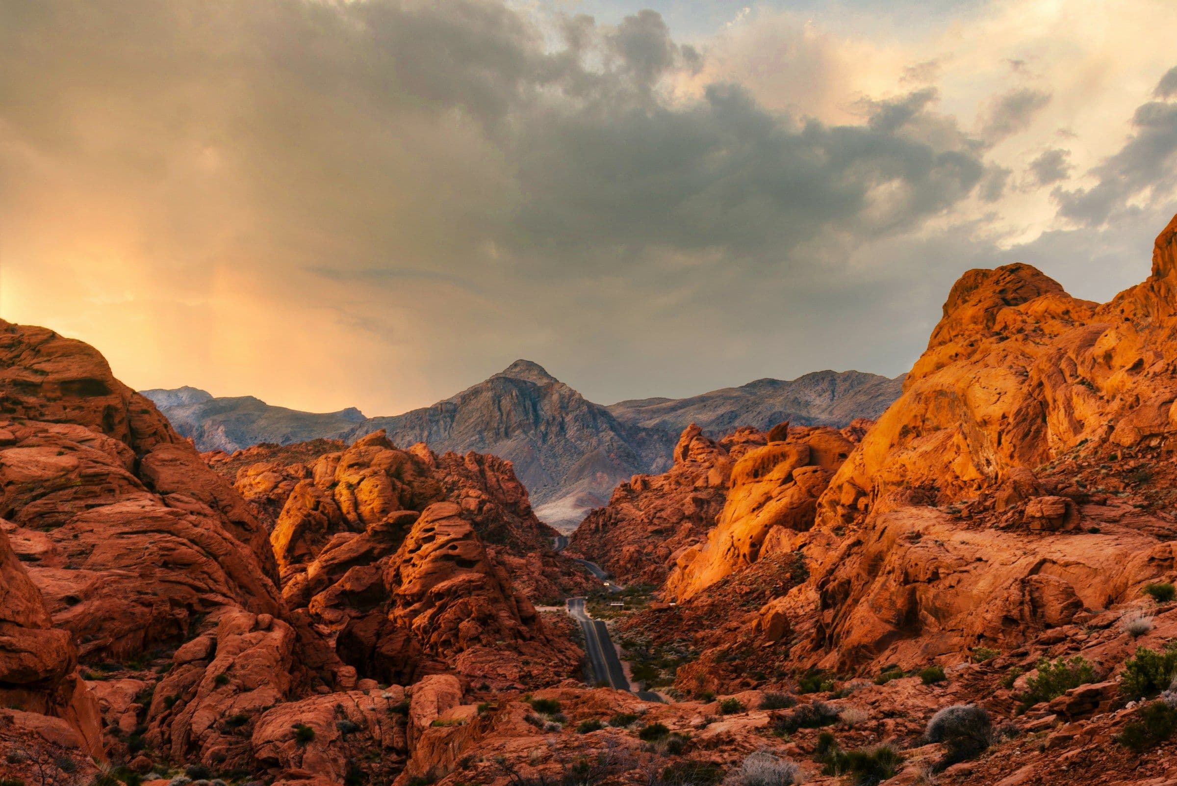 Popular moving destinations background image