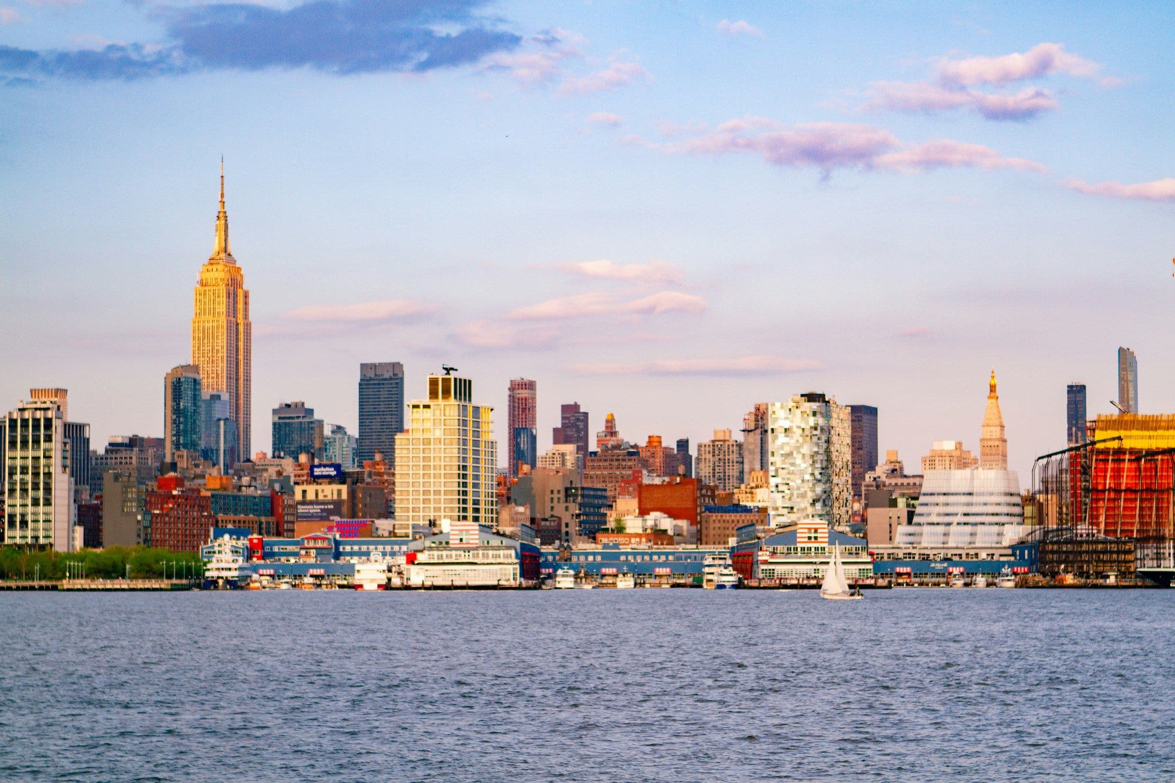 Popular moving destinations background image